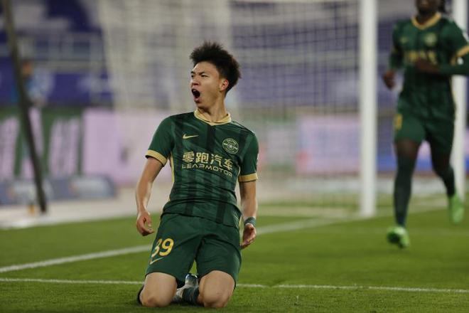 潘偉力：王鈺棟能力尚需提升，五大聯(lián)賽需頂尖實力。