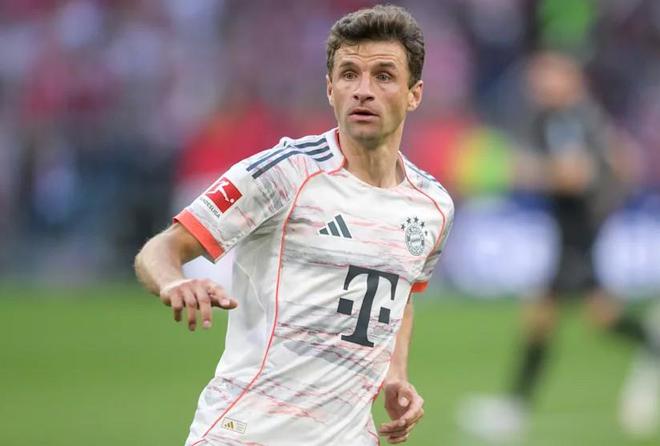 法爾克：穆勒與洛杉磯FC未定，拜仁傾向穆勒赴洛杉磯。