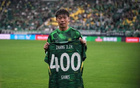 大TIFO、紀(jì)念球衣、張稀哲進球，完美安排。