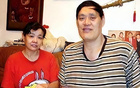 穆鐵柱追悼，軍旗覆蓋，妻兒悲痛，姚明鄭海霞出席哀悼。