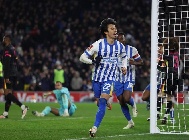 talkSPORT: 三笘薰告知布萊頓留隊(duì)決定