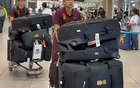 51人攜140件行李，國(guó)足遭批，官方稱均為必需品。