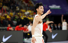 中國男籃VS波黑男籃，徐杰替趙睿出戰(zhàn)，對方17號就緒。